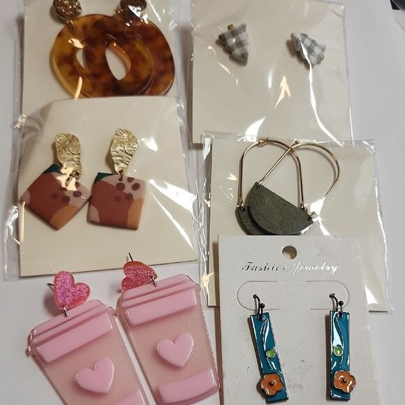 Assorted Women's Earrings Set - Multicolor - Picture 1 of 7